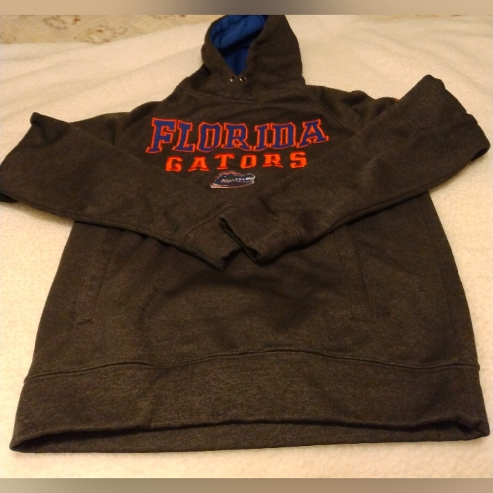 💛💙Florida Gators hooded stadium sweat shirt. Size small.💙💛